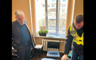 Требовал взятку в размере 3 тысяч долларов за снятие с военного учета: в столице разоблачен председатель ВЛК