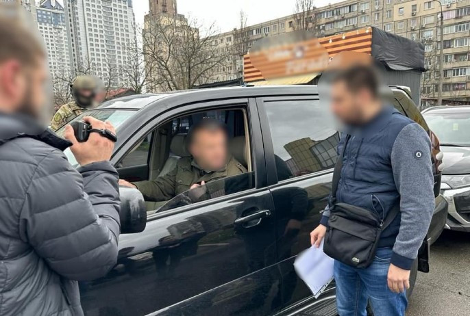 150 тысяч долларов за изменение меры пресечения: глава Федерации профсоюзов подозревается в попытке предоставления взятки