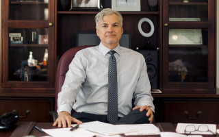 До судді Верховного суду штату Нью-Йорк, який розгляне обвинувачення Трампу, виникли питання щодо упередженості