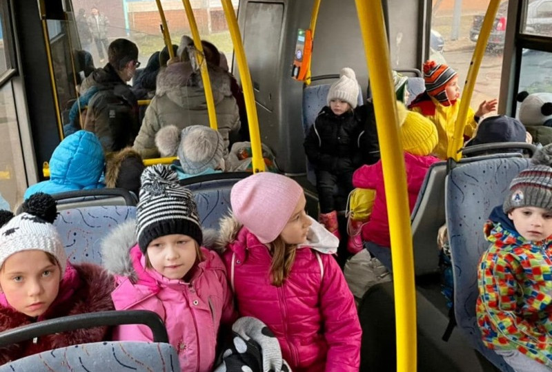 В Донецкой области объявили принудительную эвакуацию детей