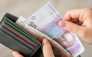 На сколько у пенсионера увеличится пенсия, если меценат осуществит пожертвование в сумме 10 тысяч грн конкретному лицу