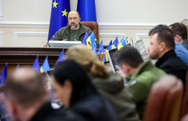 Кабмін доручив підготувати пропозиції щодо посилення відповідальності за поширення недостовірної інформації, що створює позитивний образ РФ