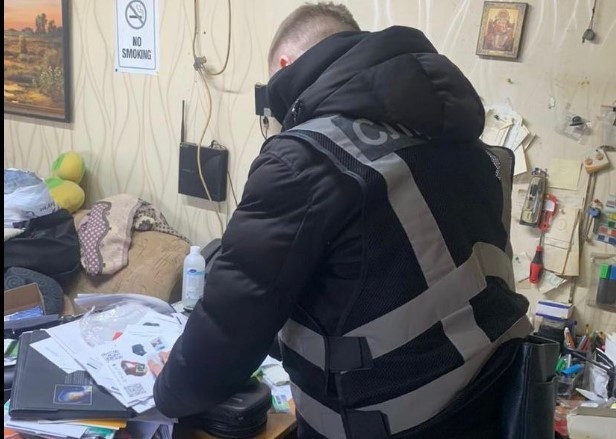 Продавав неіснуючі авто за ціною, нижче ринкової: у Києві затримали шахрая