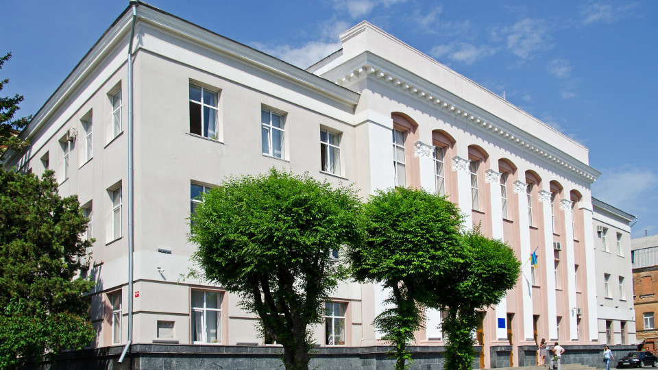 3 роки ув'язнення замість іспитового строку: новий вирок для вінничанина, який закликав «разделить» Україну