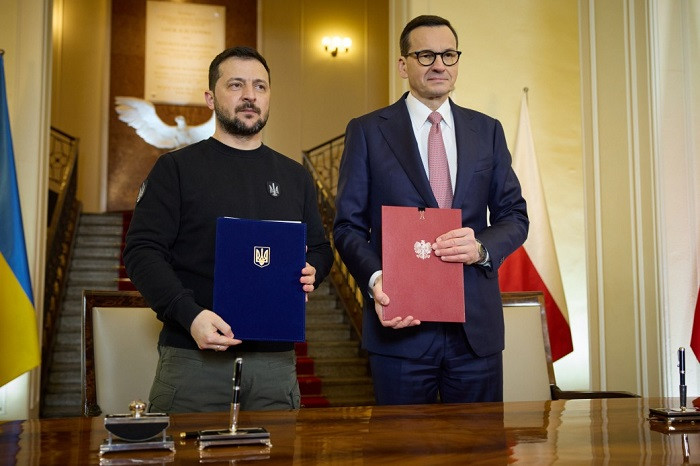 Зеленский и Моравецкий подписали протокол по поставкам оборонной техники для Украины