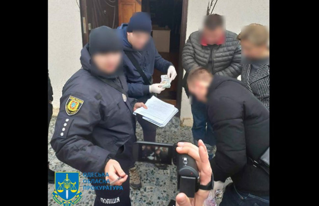 Погорел на взятке: будут судить начальника одного из райотделов государственной исполнительной службы в Одесской области