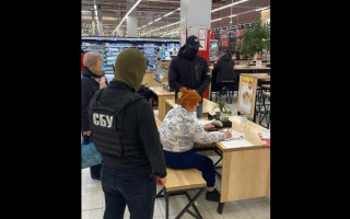 На Київщині адвокатка схиляла свого клієнта до підкупу суддів: їй повідомили про підозру