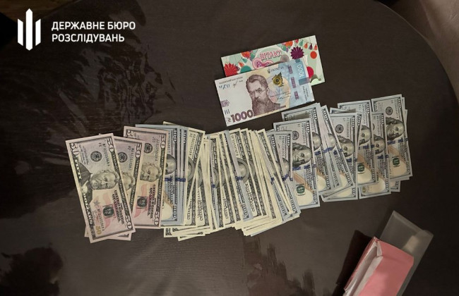 Отбирал у солдат боевые доплаты: в Одесской области разоблачили чиновника воинской части, видео