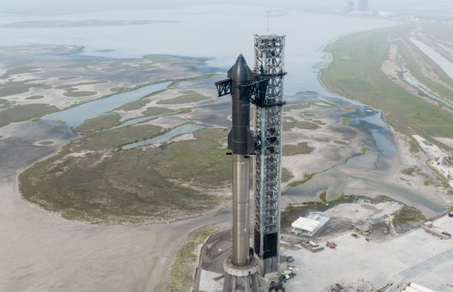 Ілон Маск анонсував перший запуск надважкої ракети Starship