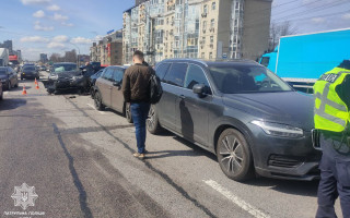 На Брестском проспекте в Киеве произошло ДТП: движение в направлении центра – затруднено