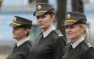 В Украине внедрят летний полевой костюм для военнослужащих-женщин