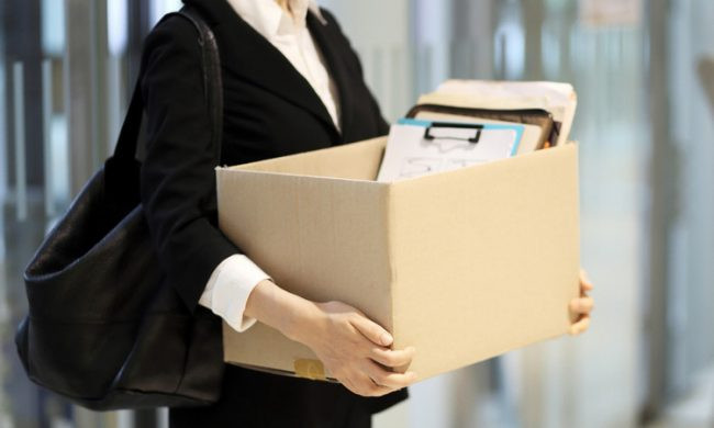 Работник заболел в день увольнения: что с ЕСВ за дни болезни