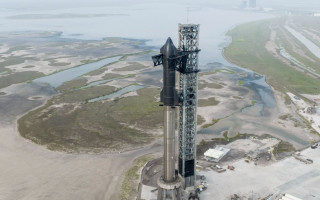 Ілон Маск анонсував перший запуск надважкої ракети Starship
