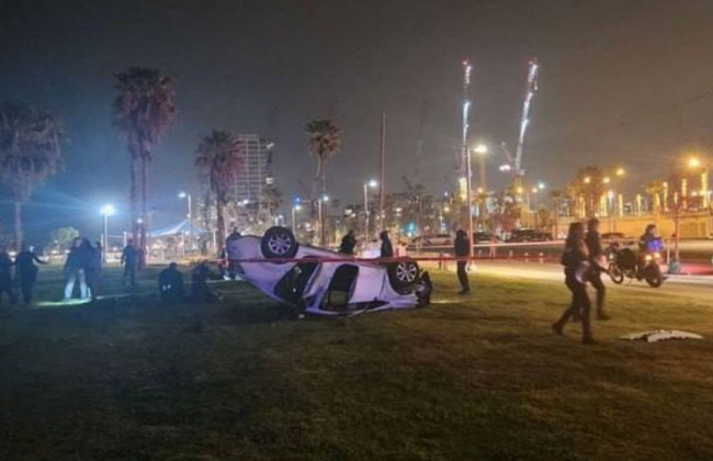 Теракт у Тель-Авіві: нападник відкрив вогонь з автомобіля і потім в'їхав у натовп людей, відео