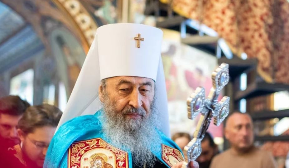 У Онуфрия и еще более 20 попов УПЦ МП нашли паспорта рф — СМИ