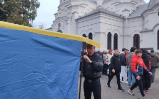 В Каменце-Подольском возле собора УПЦ МП произошли столкновения