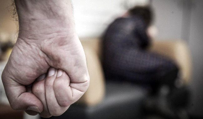 Издевался над тещей: в Киеве местного жителя приговорили к общественным работам