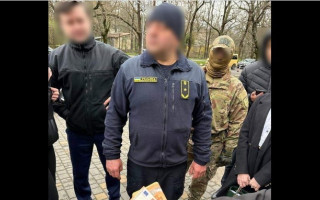 Требовал взятки за ввоз наличных в Украину: в Одесской области разоблачили таможенника
