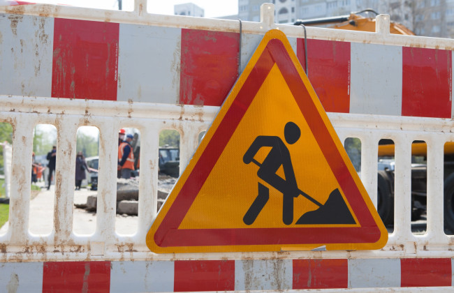 У Києві сталася аварія на водогоні: на одній із вулиць частково обмежено рух