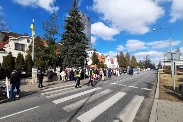 Призвал украинских мигрантов стать на защиту Родины: в Кракове мужчина поджег себя