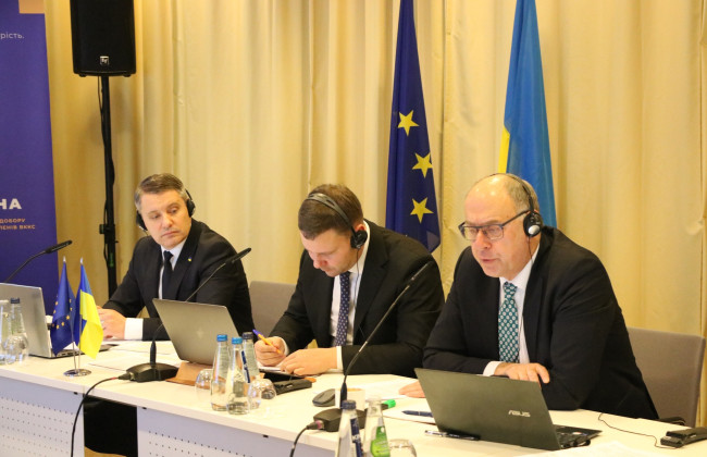 «Грошей для відбудови України стане менше»: в Конкурсній комісії ВККС пояснили про необхідність контролю за винесенням суддями «справедливих рішень»