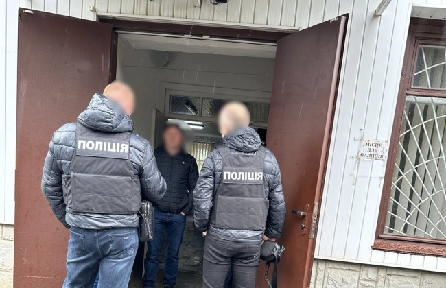 У Полтаві посадовець ритуальної служби налагодив «бізнес» на похованні військових