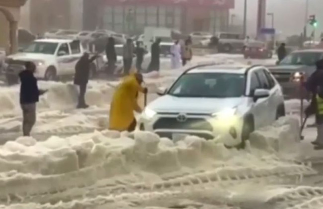 Саудовскую Аравию завалило снегом: появилось видео больших сугробов