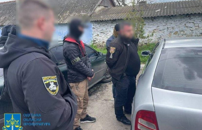 В Одесской области полицейский пообещал посодействовать смягчению наказания за выращивания конопли