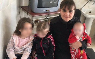 Исчезла на неделю: на Закарпатье полиция забрала у матери троих детей