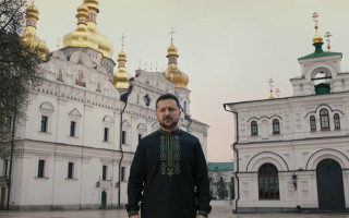 Зеленский поздравил украинцев с Пасхой, видео