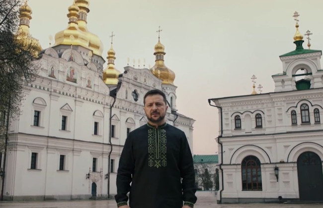 Зеленський привітав українців з Великоднем, відео