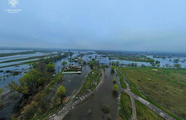 Большая вода в Киевской области: спасатели показали подтопление с высоты птичьего полета, фото