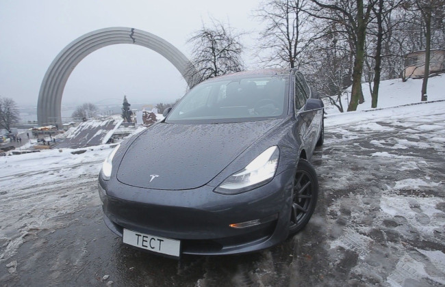 Tesla Model 3 продали за 5 тисяч грн: Рахункова палата виявила причини недонадходження військового збору до держбюджету