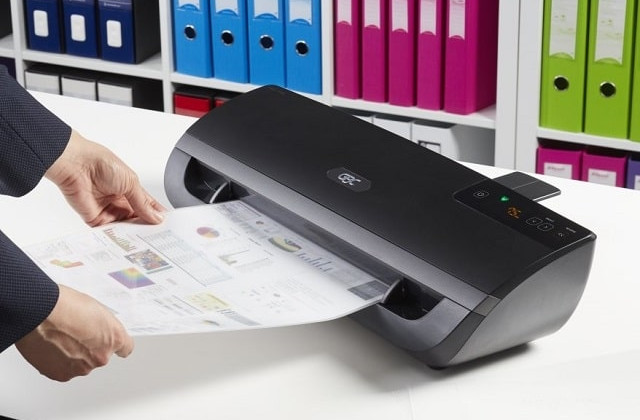 Чим може обернутися ламінування документів – на що звернути увагу громадянам