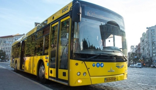 В Киеве на поминальные дни заработают дополнительные маршруты