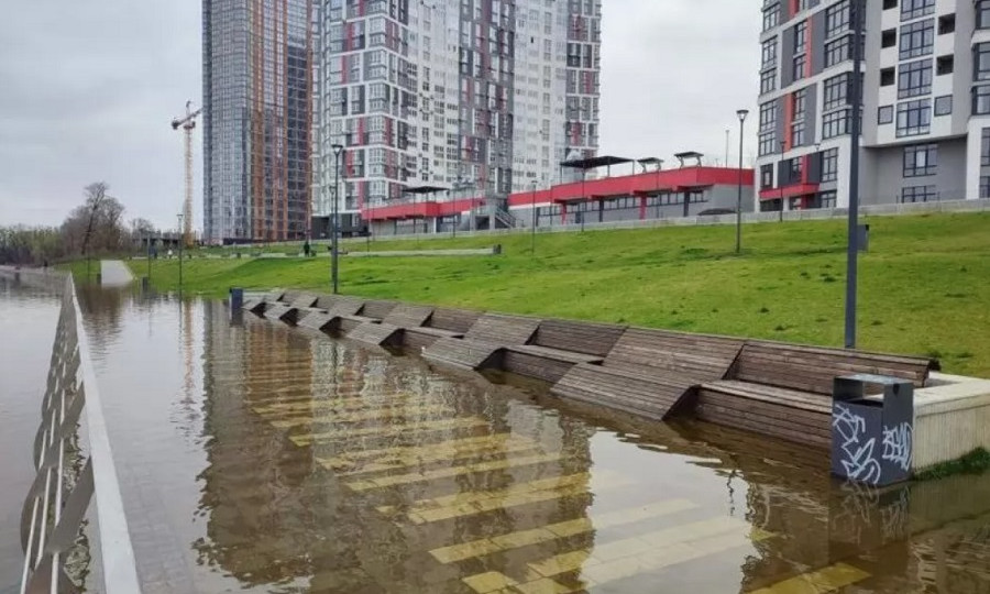 Паводок у Києві йде на спад, рівень води зменшується, — КМВА