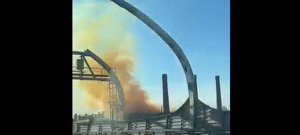 У Петербурзі помітили стовп рудого диму: не виключають токсичні викиди, відео