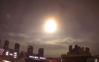 Вспышка в Киеве: КГВА заявила о падении спутника, в NASA опровергли это