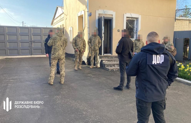 В Ровенской области разоблачили схему с боевыми доплатами военным, которые находятся в тылу