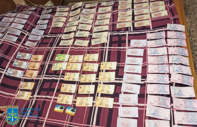 Збували фальсифікований алкоголь і мали з того мільйонні прибутки: на Житомирщині викрили міжрегіональну схему