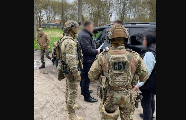 Вимагав ₴860 000 від підприємця за отримання земельної ділянки: на Рівненщині викрито керівника комунального підприємства