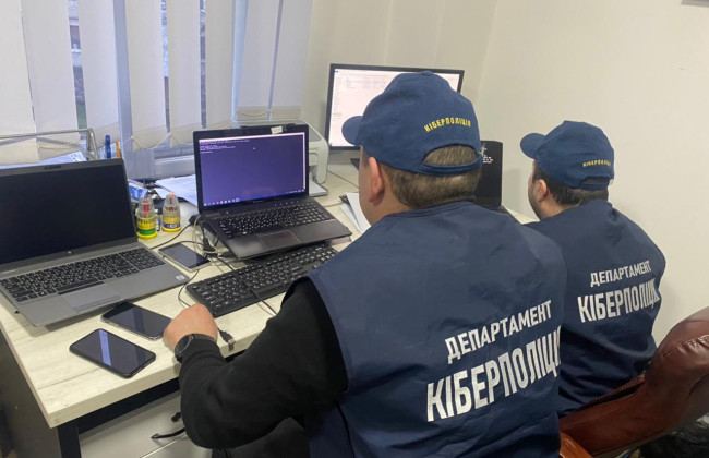 Немає слідчих: у Кіберполіції пояснили, чому не вносять відомості про інтернет-шахрайства до ЄРДР і пересилають їх на райуправління