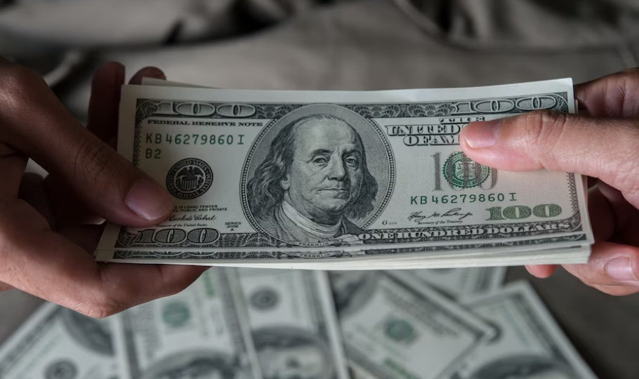 Банки будут продавать на 20% больше наличной валюты от купленной безналичной