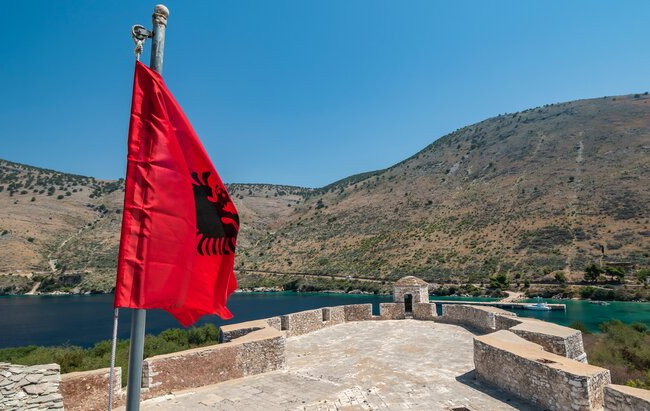 Албанія скасувала літній безвіз для росіян