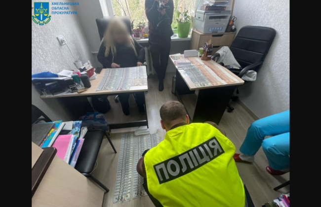 «Бізнес» на підробленні медичних довідок: на Хмельниччині викрито групу лікарів