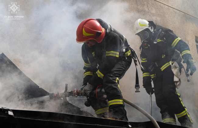 У Хмельницькому вогнеборці врятували пам’ятку архітектури від знищення вогнем