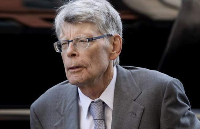 Стивен Кинг предложил Илону Маску отдать его «синюю галочку» Фонду Притулы