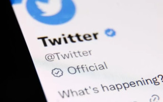 Twitter «самовольно» вернул «синие галочки» аккаунтам знаменитостей, – СМИ