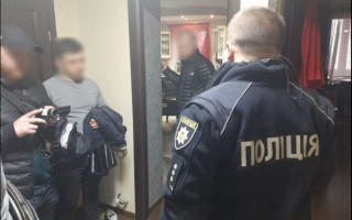 Подделка медицинских справок: в Хмельницкой области разоблачили преступную группу врачей, которую возглавлял глава комиссии