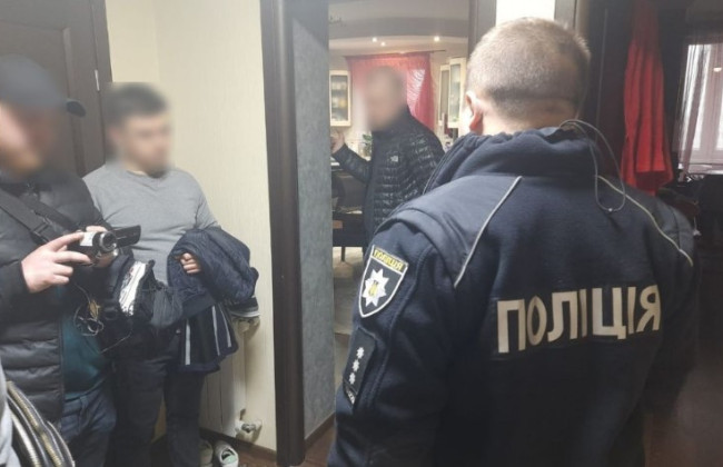 Підробка медичних довідок: на Хмельниччині викрили злочинну групу лікарів, яку очолював голова комісії